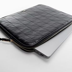 NWT Padded laptop case. Black.